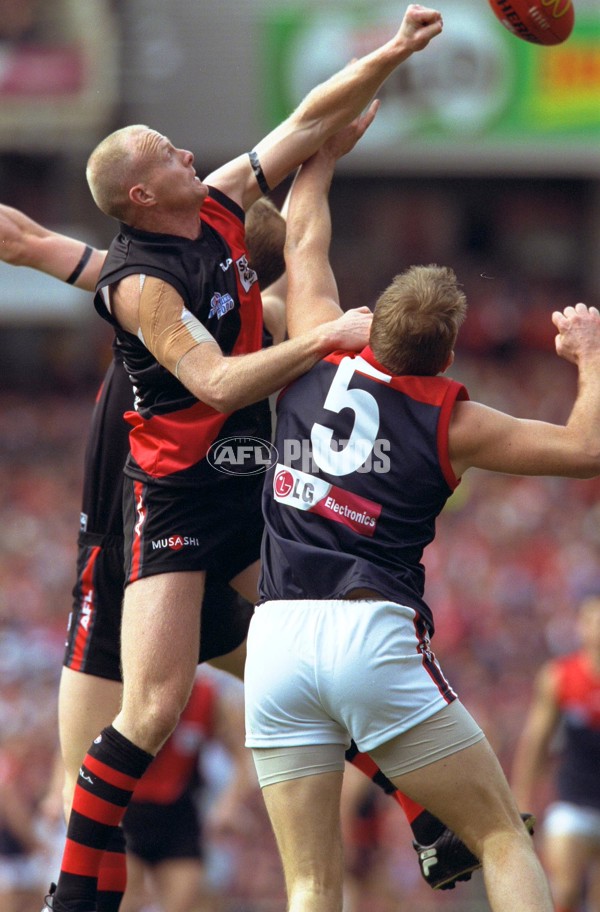 AFL 2000 Grand Final - Essendon v Melbourne - 151869