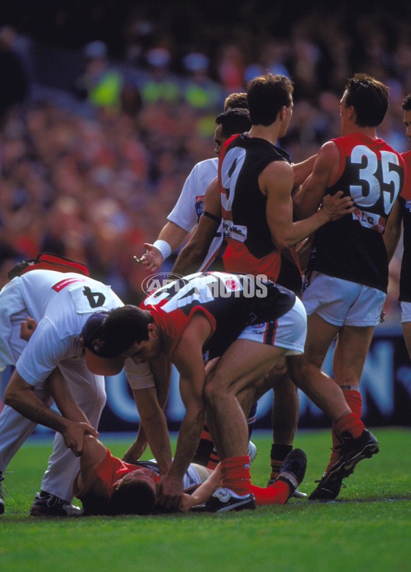AFL 2000 Grand Final - Essendon v Melbourne - 151892