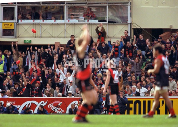 AFL 2000 Grand Final - Essendon v Melbourne - 151912