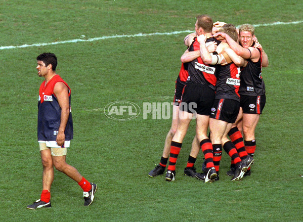 AFL 2000 Grand Final - Essendon v Melbourne - 151998