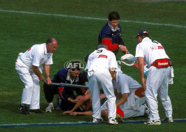 AFL 2000 Grand Final - Essendon v Melbourne - 152019