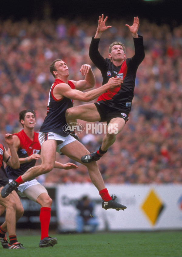 AFL 2000 Grand Final - Essendon v Melbourne - 151974