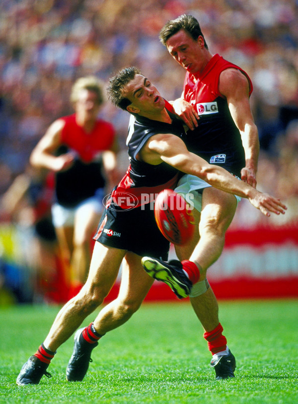 AFL 2000 Grand Final - Essendon v Melbourne - 151990