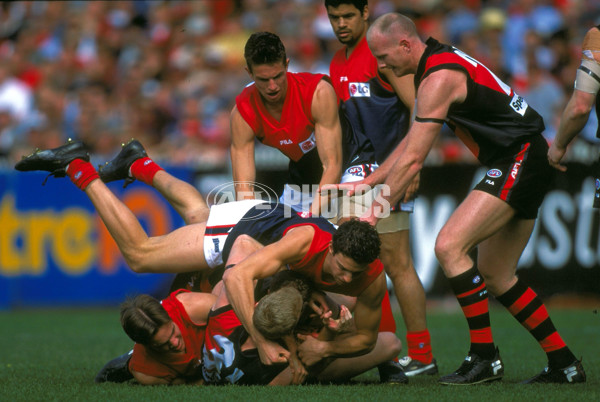 AFL 2000 Grand Final - Essendon v Melbourne - 152035