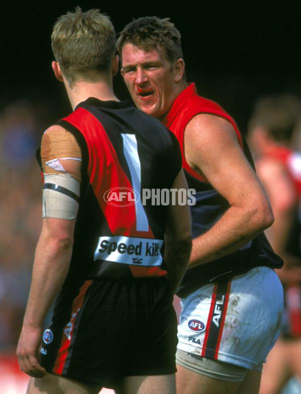 AFL 2000 Grand Final - Essendon v Melbourne - 152031