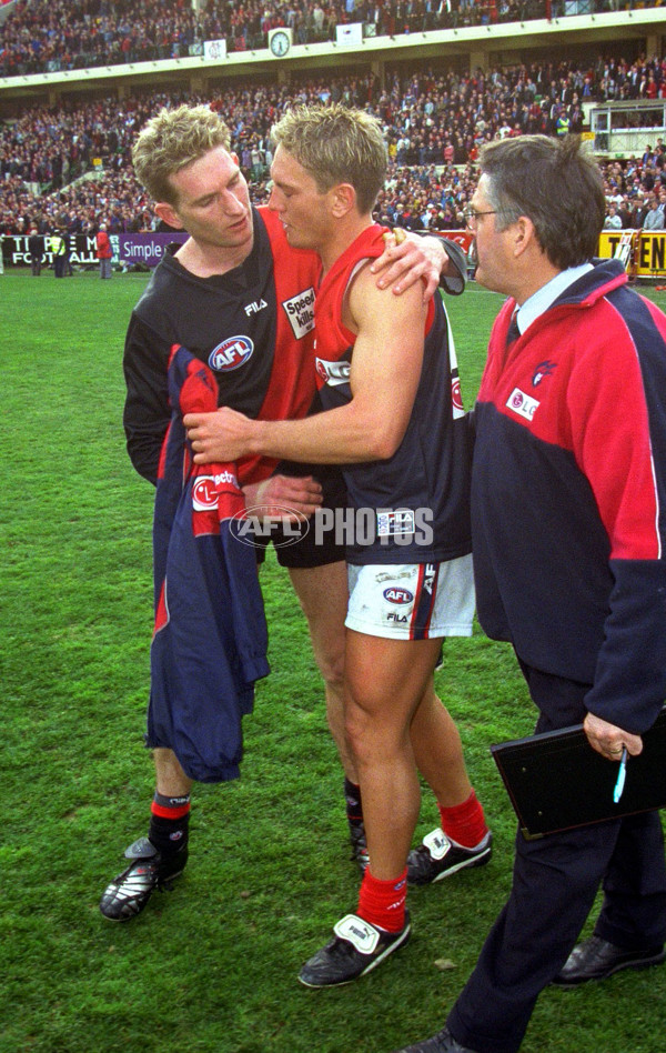 AFL 2000 Grand Final - Essendon v Melbourne - 152027