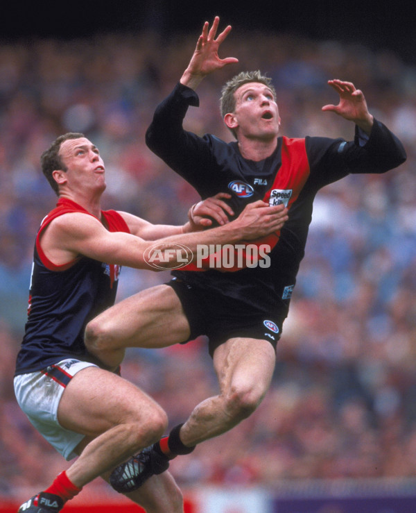 AFL 2000 Grand Final - Essendon v Melbourne - 152034
