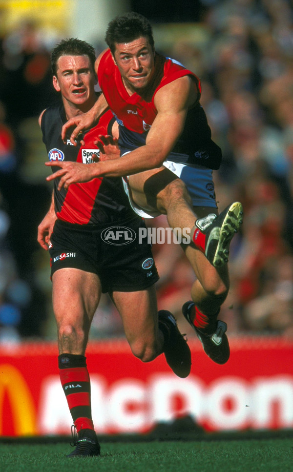 AFL 2000 Grand Final - Essendon v Melbourne - 152033