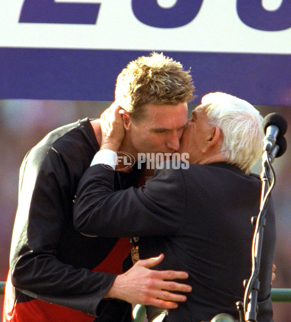 AFL 2000 Grand Final - Essendon v Melbourne - 152002