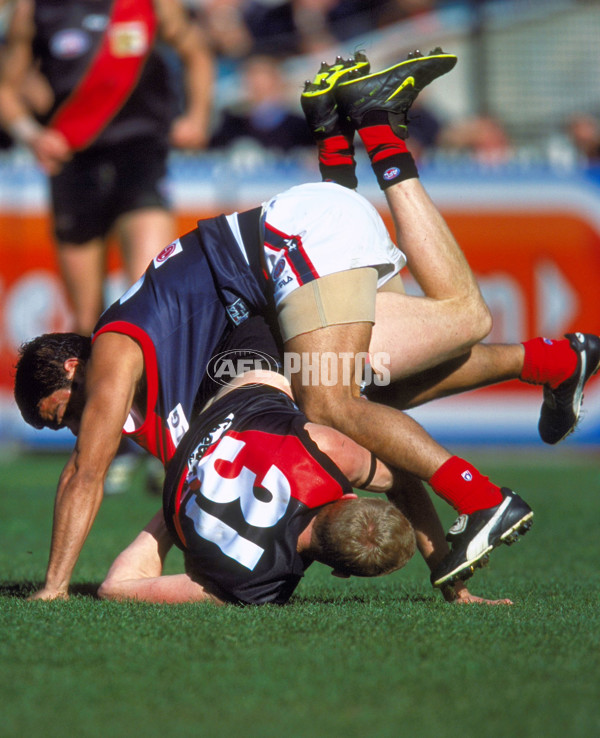 AFL 2000 Grand Final - Essendon v Melbourne - 152044