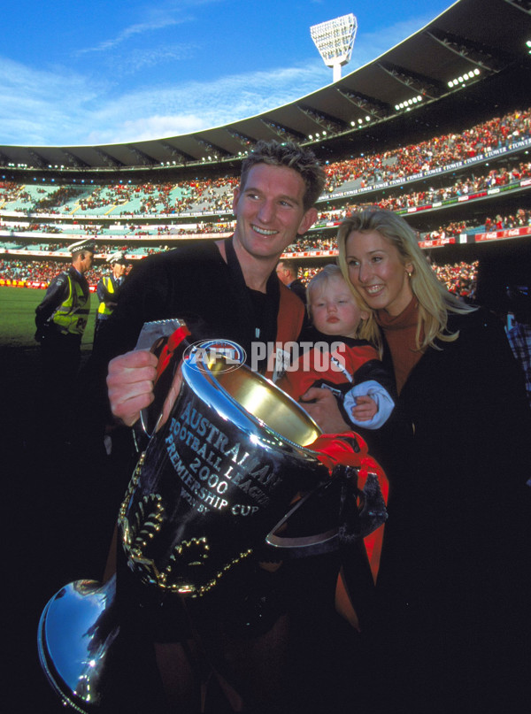 AFL 2000 Grand Final - Essendon v Melbourne - 152037