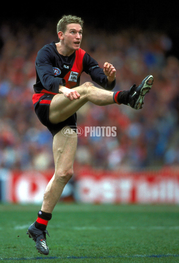 AFL 2000 Grand Final - Essendon v Melbourne - 152039
