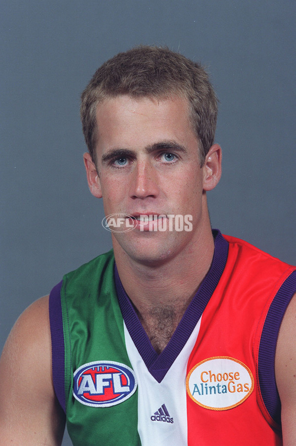 AFL 2000 Media - Fremantle Team Portraits - 163837