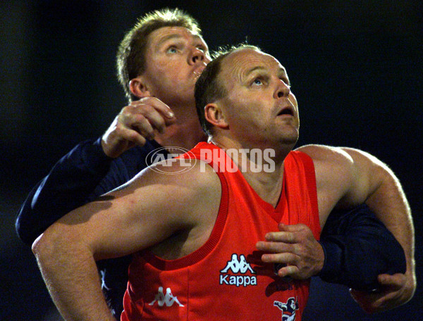 AFL 2000 EJ Whitten Legends Match - Victoria v Allstars - 163972