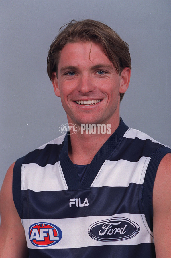 AFL 2000 Media - Geelong Team Portraits - 164041