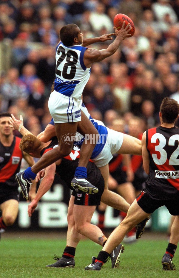 AFL 2000 1st Qualifying Final - Essendon v Kangaroos - 164648