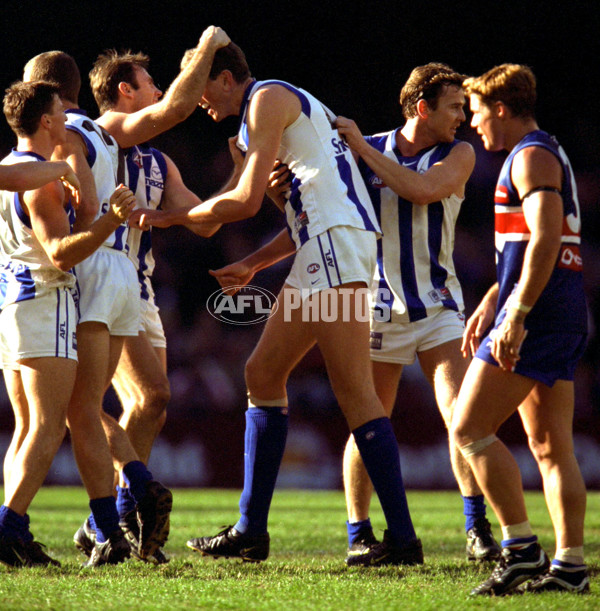 AFL 2000 Rd 15 - Western Bulldogs v Kangaroos - 164728
