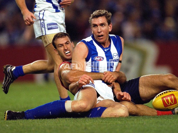 AFL 2000 Rd 17 - Kangaroos v Melbourne - 164778
