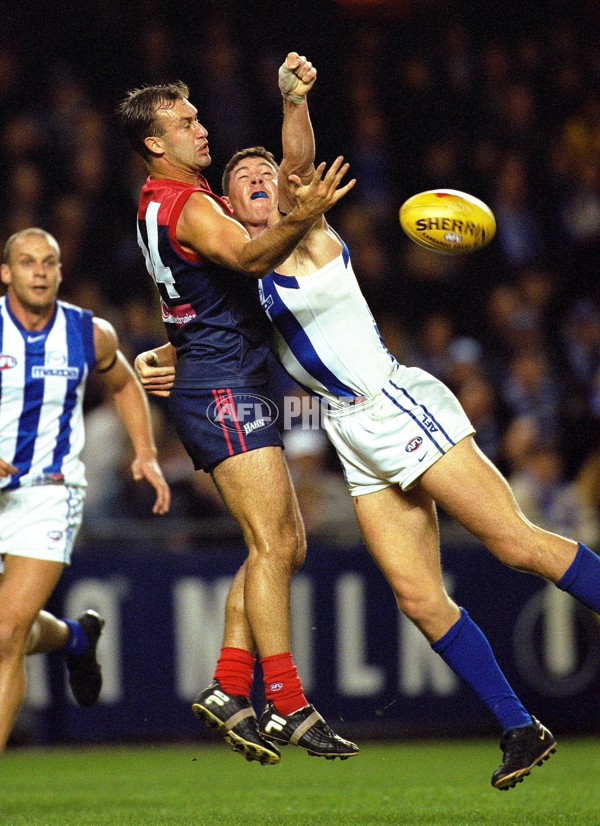 AFL 2000 Rd 17 - Kangaroos v Melbourne - 164779