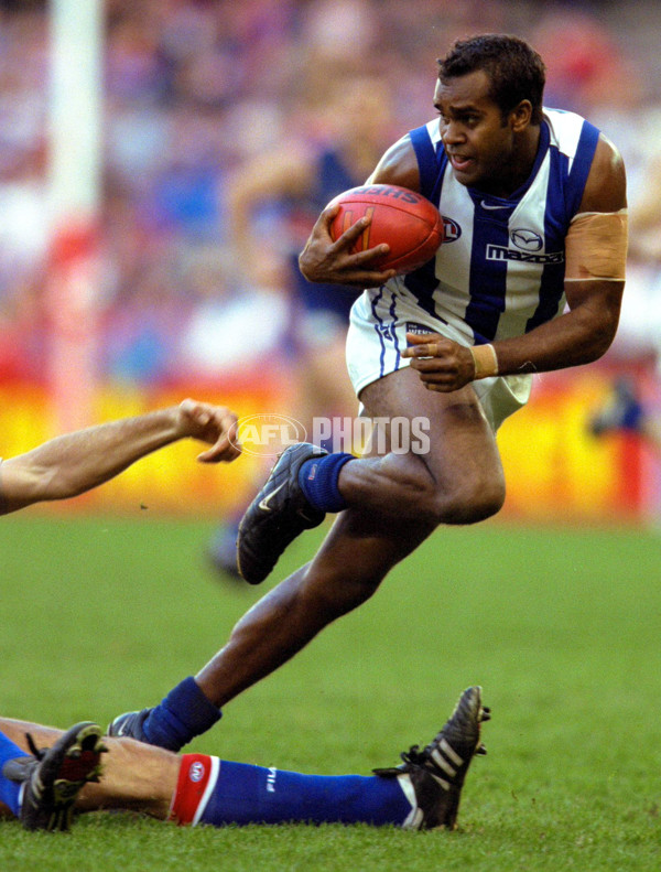 AFL 2000 Rd 15 - Western Bulldogs v Kangaroos - 164733