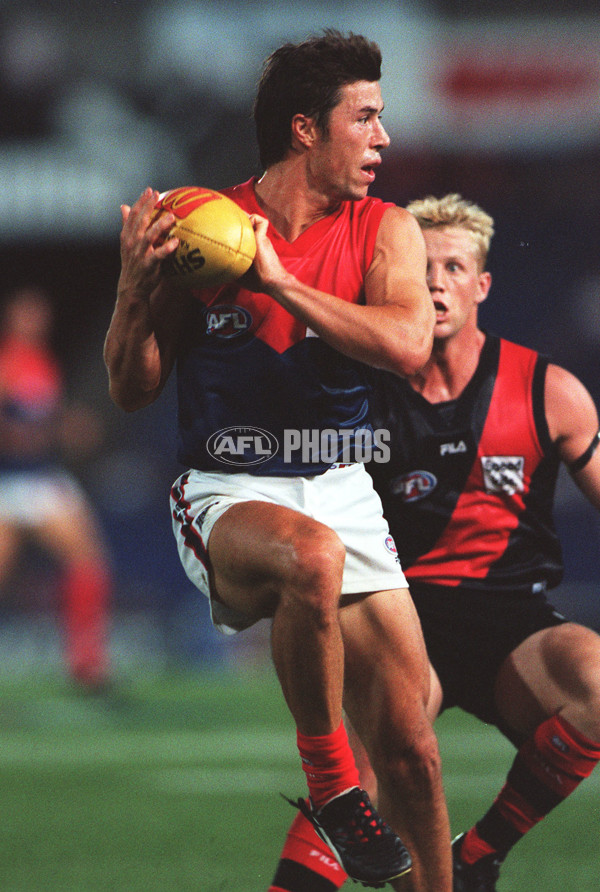 AFL 2000 Ansett Cup Semi Final - Essendon v Melbourne - 165092