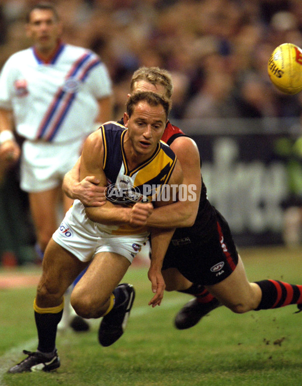 AFL 2000 Rd 15 - Essendon v West Coast - 165815