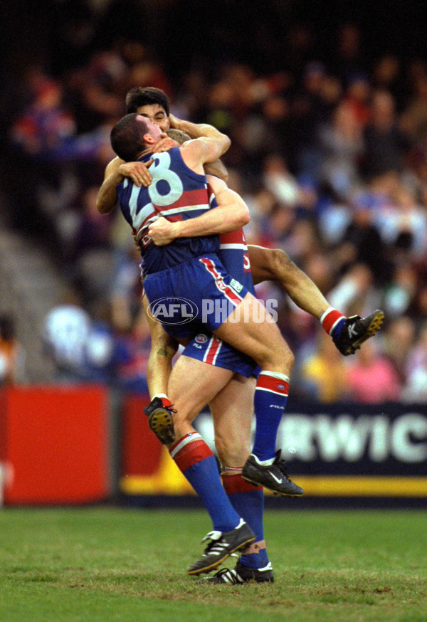 AFL 2000 Rd 15 - Western Bulldogs v Kangaroos - 166038