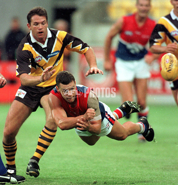 AFL 2000 Ansett Cup Match - Hawthorn v Western Bulldogs - 166105