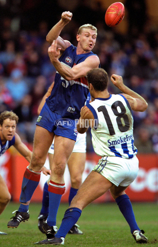 AFL 2000 Rd 15 - Western Bulldogs v Kangaroos - 166033