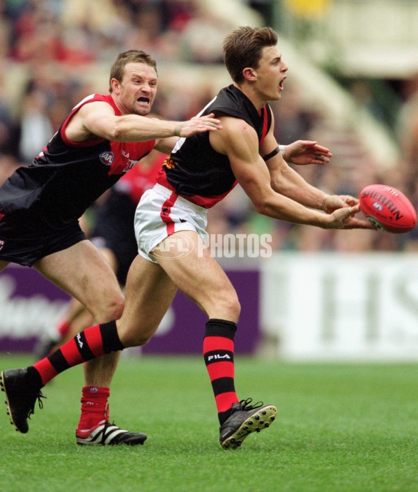 AFL 2001 Rd 8 - Melbourne v Essendon - 166230