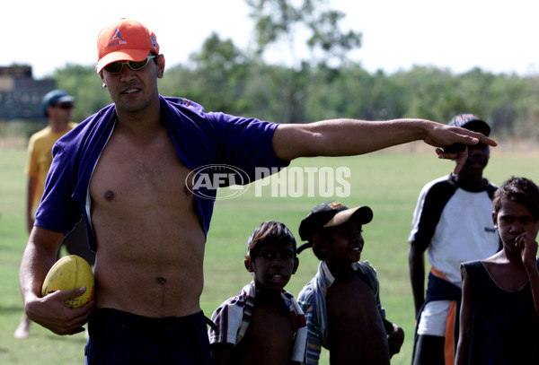 AFL 2001 Media - Indigenous Football - 166469