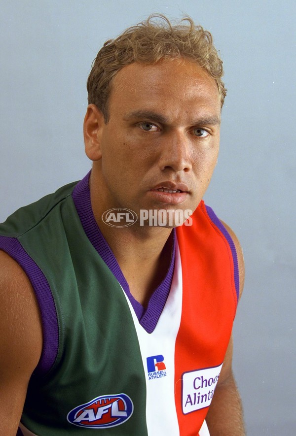 AFL 2001 Media - Fremantle Team Portraits - 166687