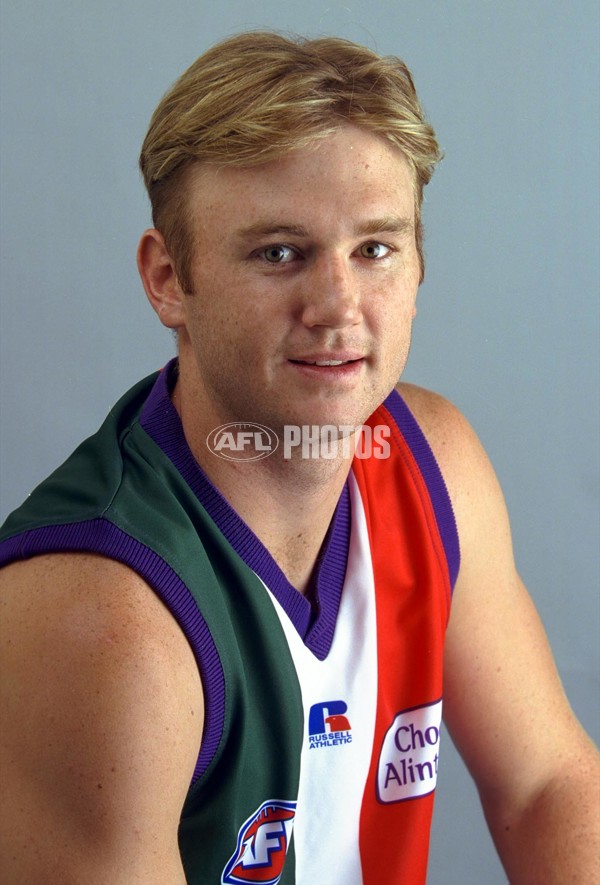 AFL 2001 Media - Fremantle Team Portraits - 166655