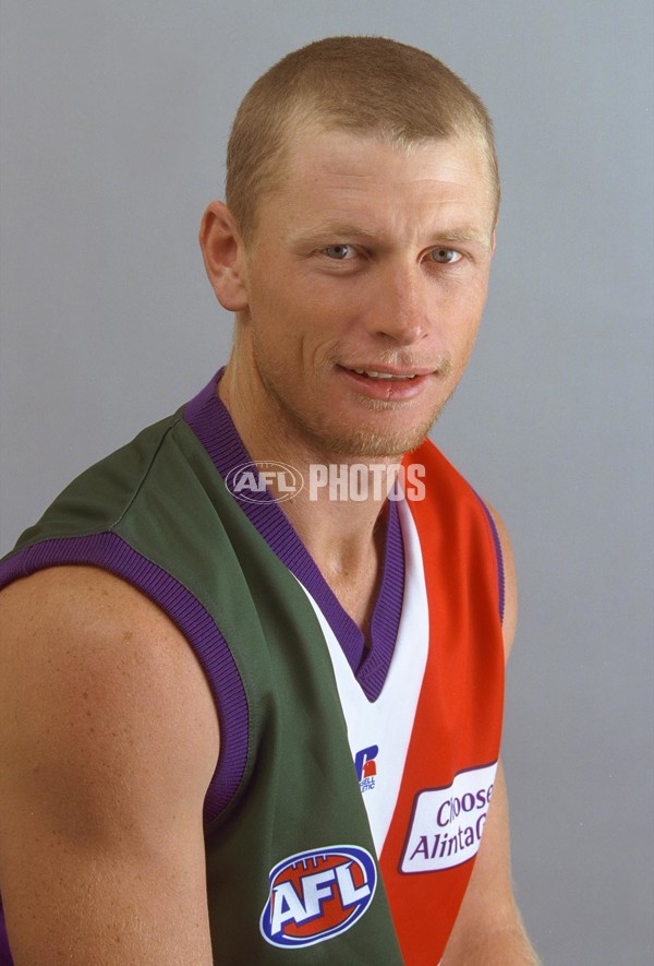 AFL 2001 Media - Fremantle Team Portraits - 166652