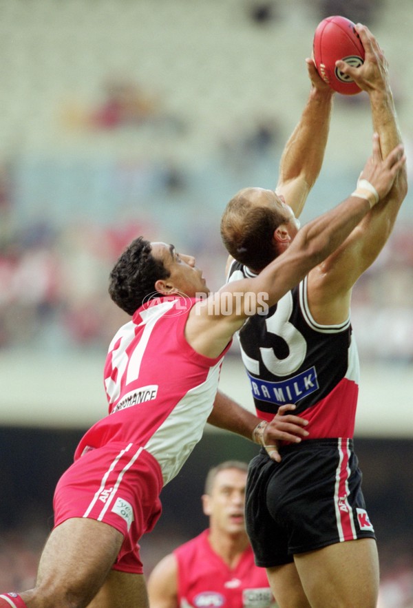 AFL 2001 Rd 6 - St Kilda v Sydney - 167352