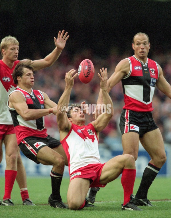 AFL 2001 Rd 6 - St Kilda v Sydney - 167357