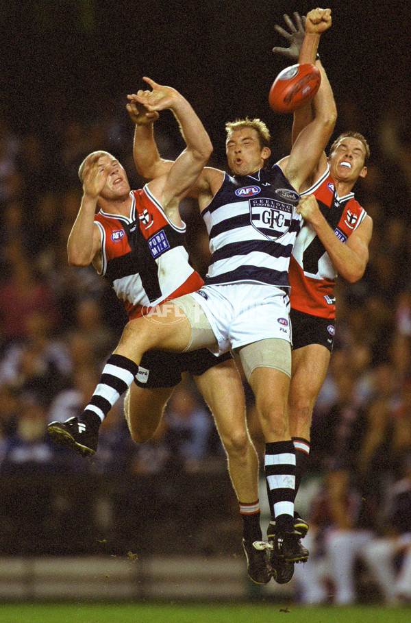 AFL 2001 Rd 2 - St Kilda v Geelong - 167522