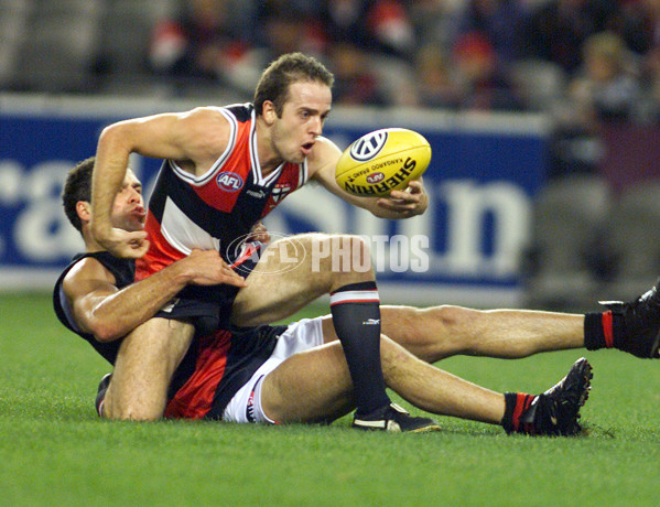 AFL 2001 Rd 11 - St Kilda v Essendon - 167510