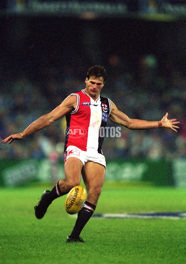 AFL 2001 Rd 1 - St Kilda v Western Bulldogs - 167537