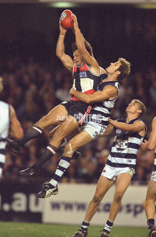 AFL 2001 Rd 2 - St Kilda v Geelong - 167519