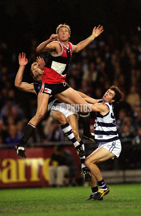 AFL 2001 Rd 2 - St Kilda v Geelong - 167562