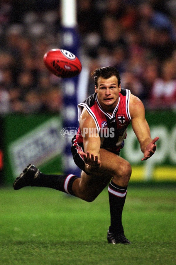 AFL 2001 Rd 2 - St Kilda v Geelong - 167565