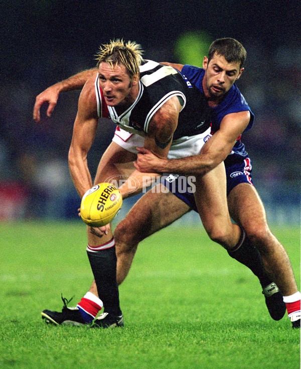 AFL 2001 Rd 1 - St Kilda v Western Bulldogs - 167557