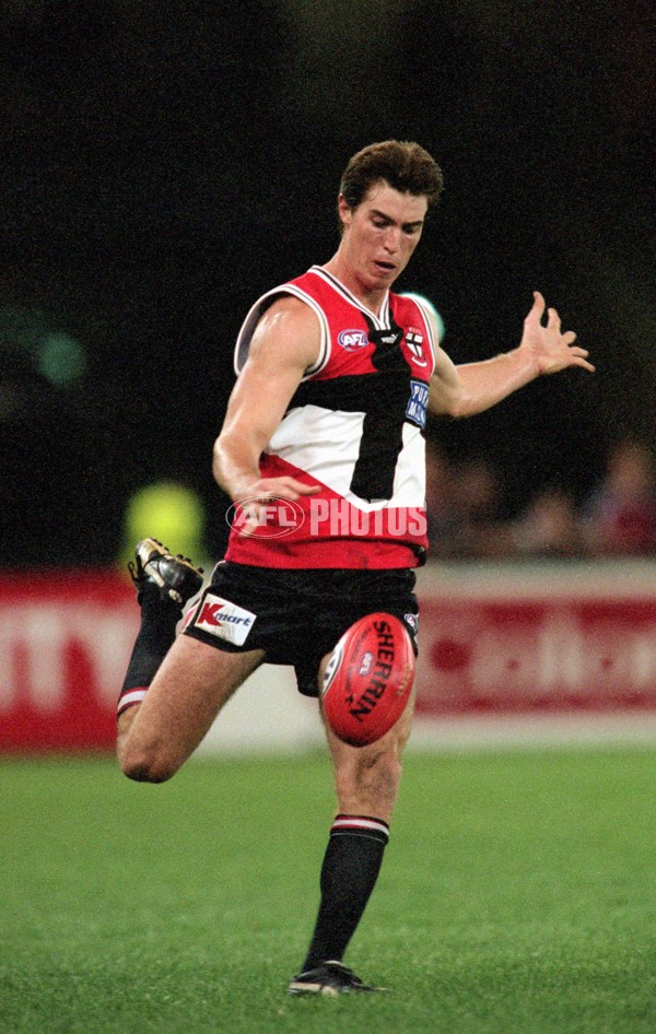 AFL 2001 Rd 2 - St Kilda v Geelong - 167563