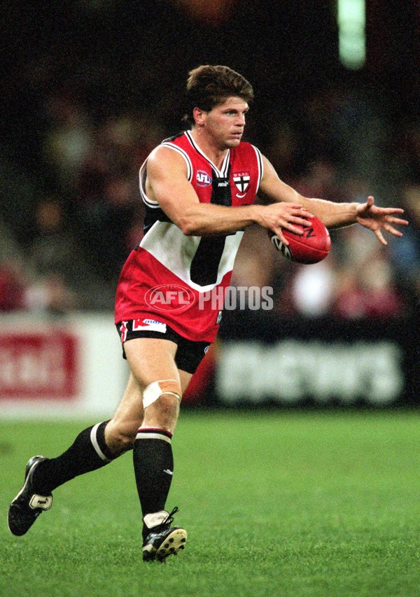 AFL 2001 Rd 2 - St Kilda v Geelong - 167571