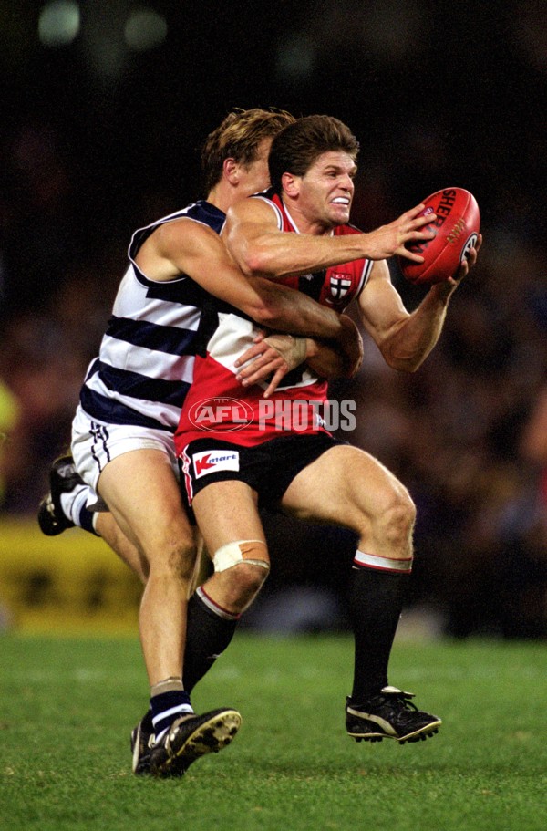 AFL 2001 Rd 2 - St Kilda v Geelong - 167568