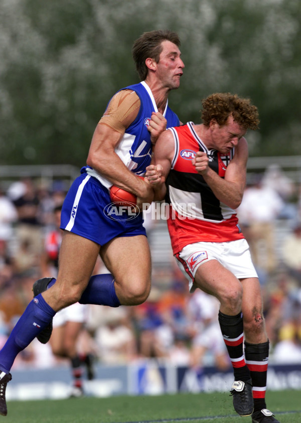 AFL 2001 Ansett Cup Match - Kangaroos v St Kilda - 167599