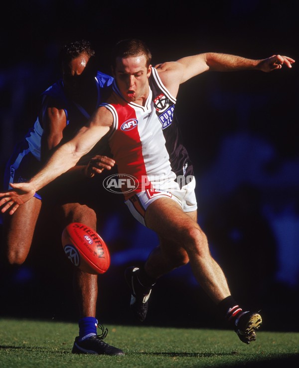 AFL 2001 Rd 8 - Kangaroos v St Kilda - 167630