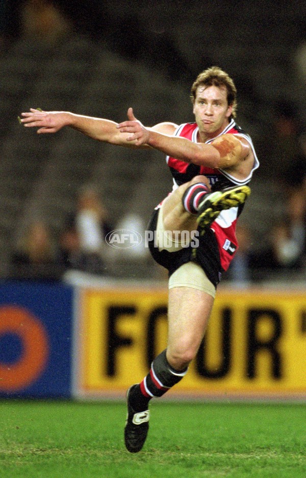 AFL 2001 Rd 19 - St Kilda v Port Adelaide - 167727