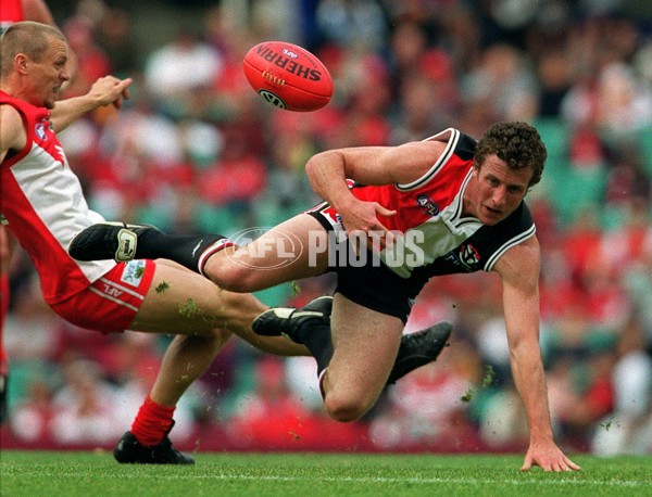 AFL 2001 Rd 21 - Sydney v St Kilda - 167672